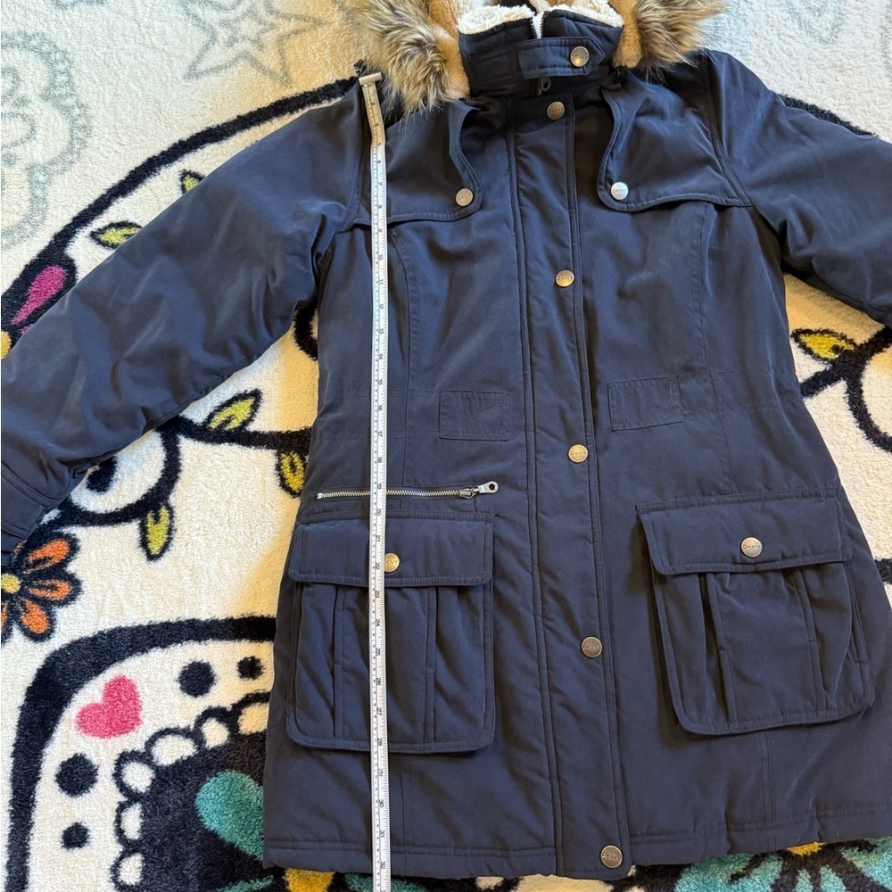 🧥 DKNY Navy Quilted Lined Parka Jacket - Medium - Detachable Faux Fur Hood - Picture 16 of 16